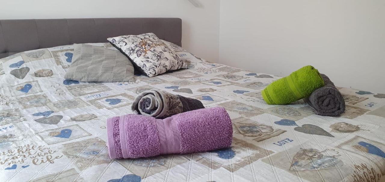 Apartmani Sonia Njivice Kültér fotó