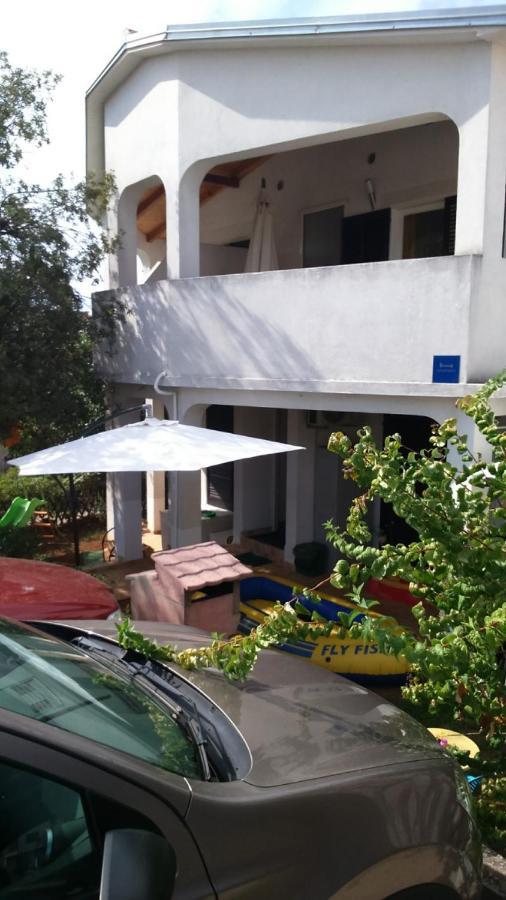 Apartmani Sonia Njivice Kültér fotó