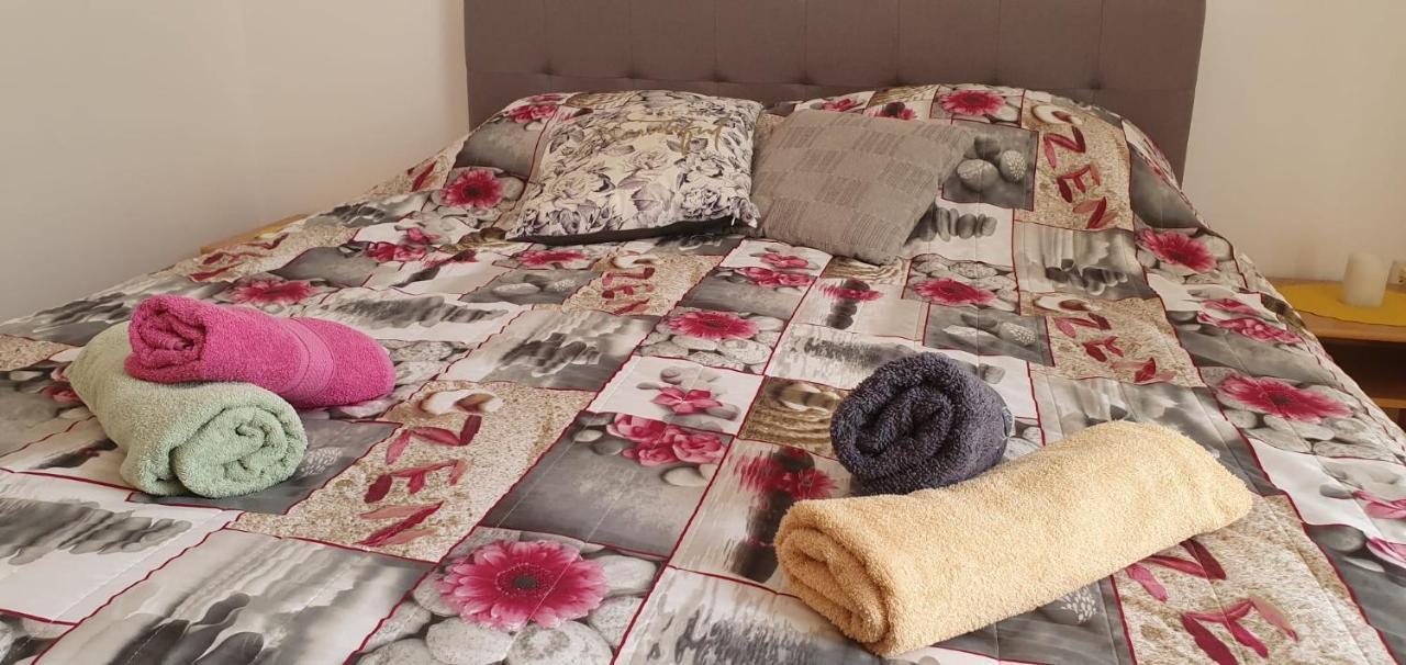 Apartmani Sonia Njivice Kültér fotó