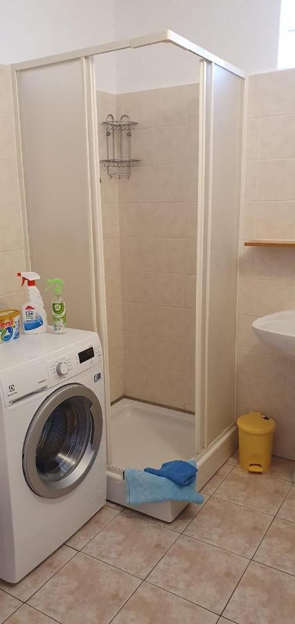 Apartmani Sonia Njivice Kültér fotó