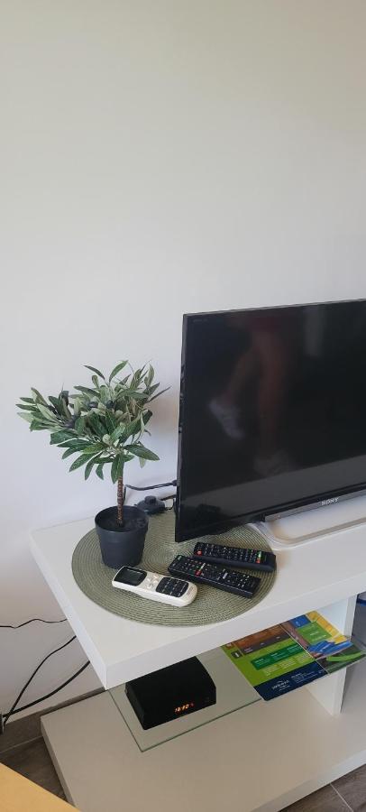 Apartmani Sonia Njivice Kültér fotó