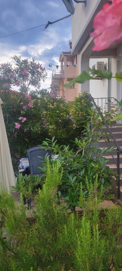 Apartmani Sonia Njivice Kültér fotó
