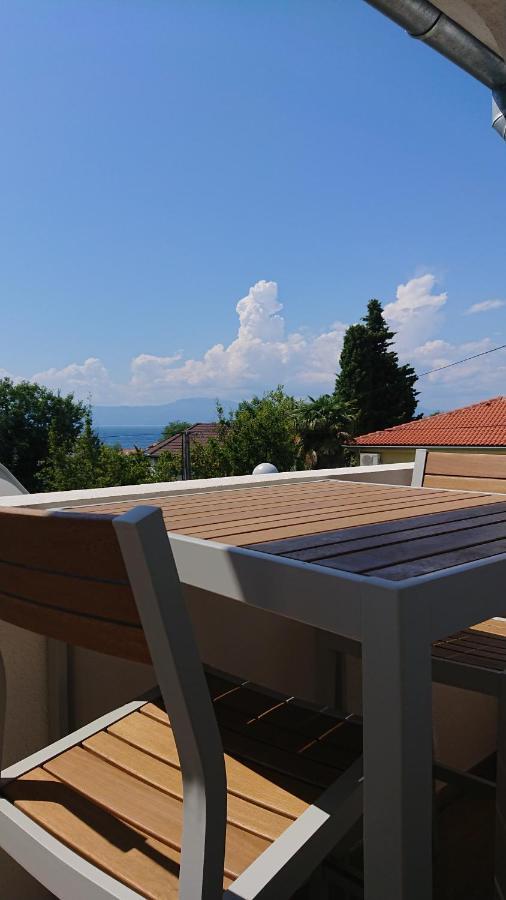 Apartmani Sonia Njivice Kültér fotó
